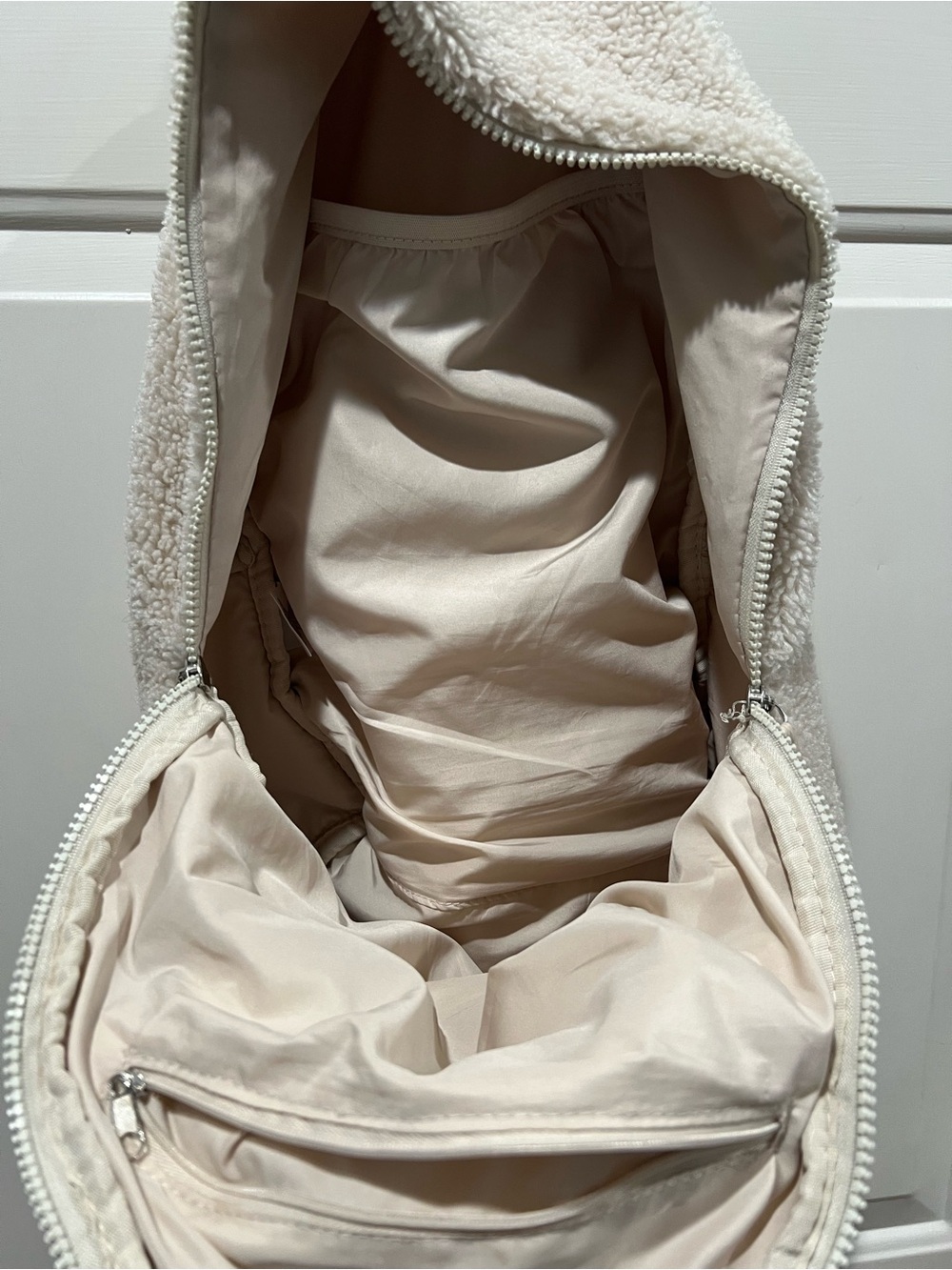 WILO Cozy Cream Sherpa Backpack - Plush Women's Daypack - Picture 5 of 6